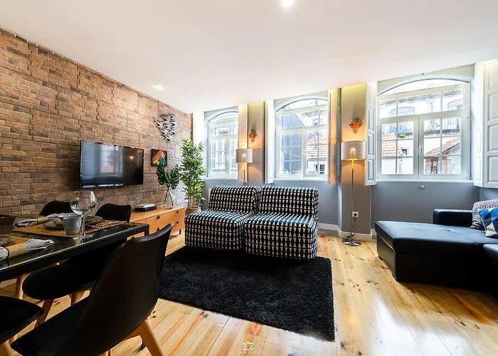 Merc Downtown's Place Apartment *